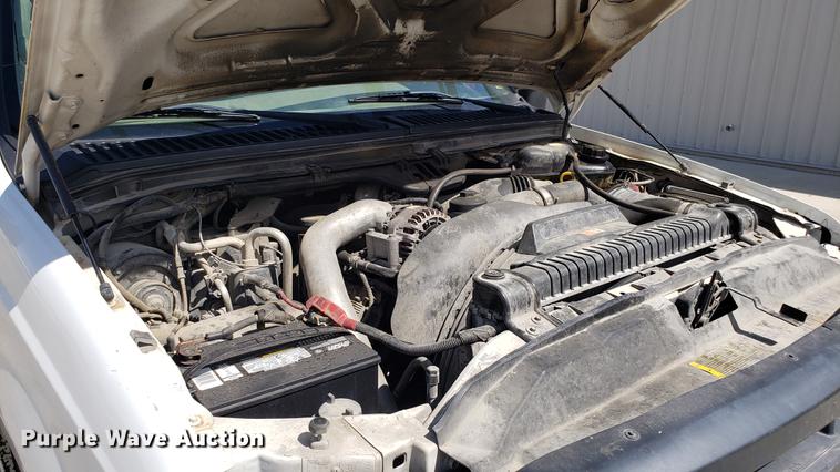 image for item EU9809 2006 Ford F350 Super Duty flatbed pickup truck