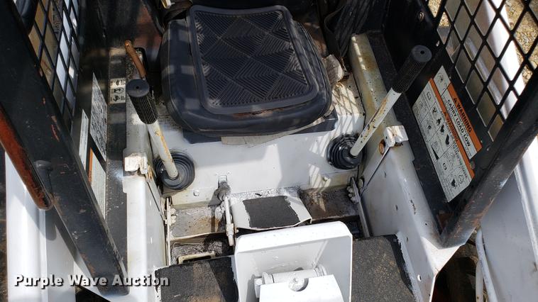 image for item EU9848 1985 Bobcat 743 skid steer with trailer