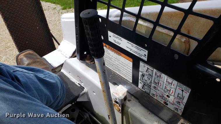 image for item EU9848 1985 Bobcat 743 skid steer with trailer