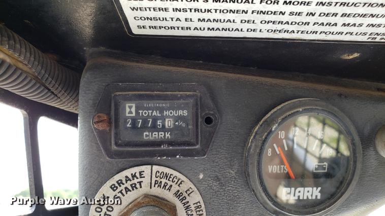 image for item EU9848 1985 Bobcat 743 skid steer with trailer