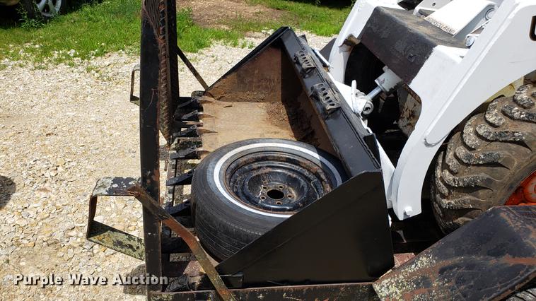 image for item EU9848 1985 Bobcat 743 skid steer with trailer