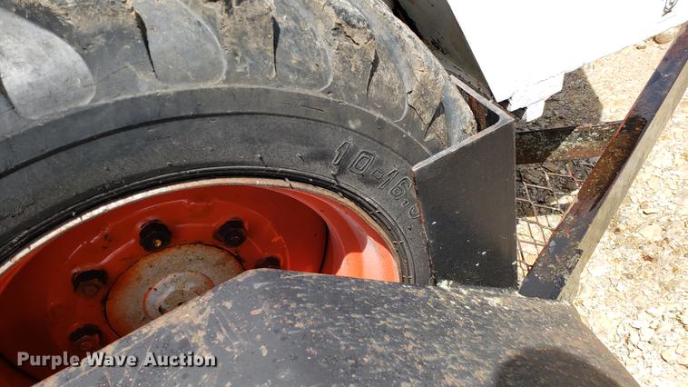 image for item EU9848 1985 Bobcat 743 skid steer with trailer