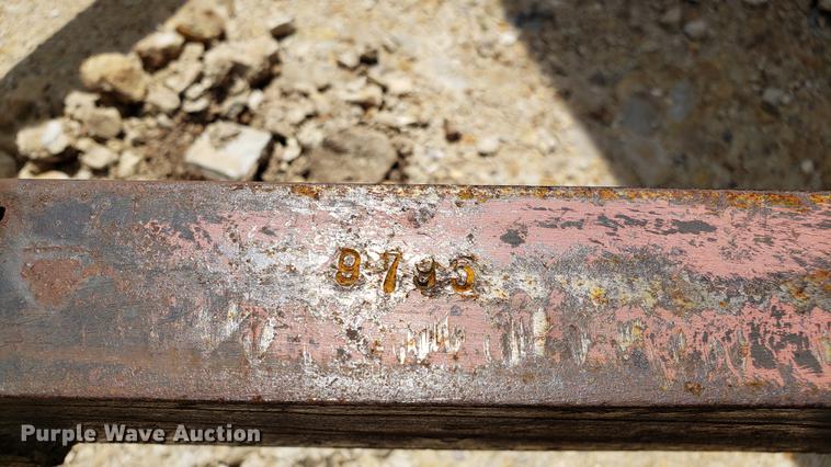 image for item EU9848 1985 Bobcat 743 skid steer with trailer