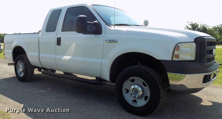 image for item FJ9251 2007 Ford F250 Super Duty SuperCab pickup truck