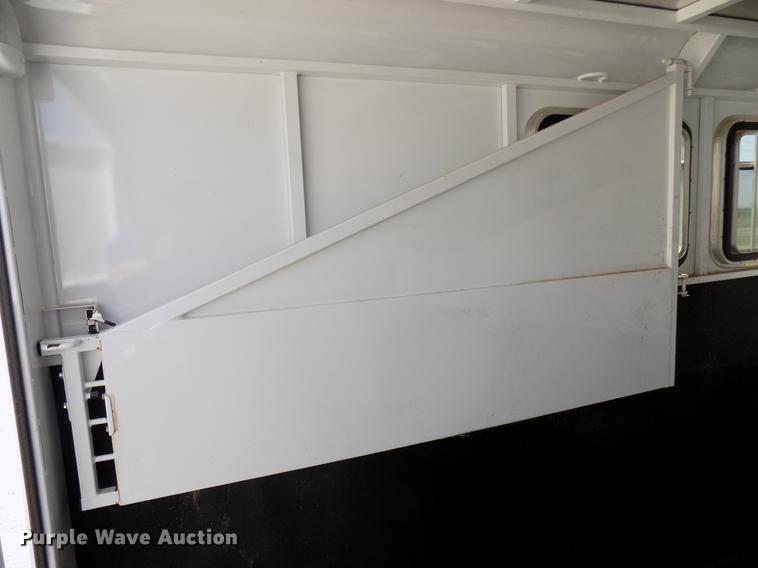 image for item FJ9253 2017 Trailer West Adventure livestock trailer