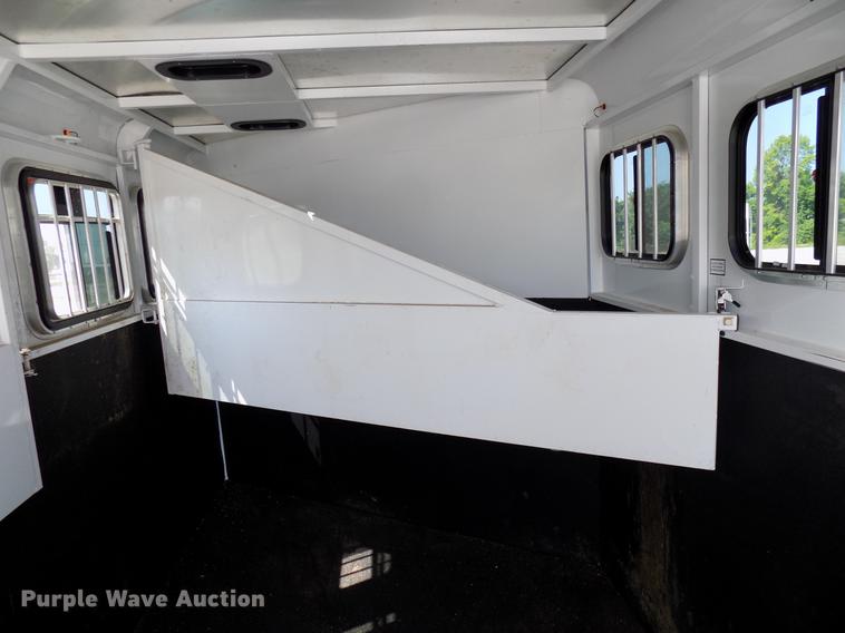 image for item FJ9253 2017 Trailer West Adventure livestock trailer