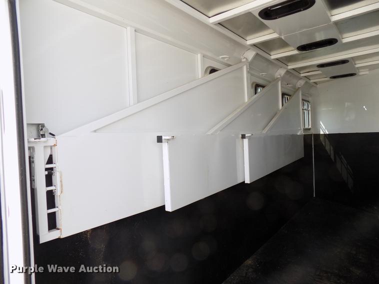 image for item FJ9253 2017 Trailer West Adventure livestock trailer