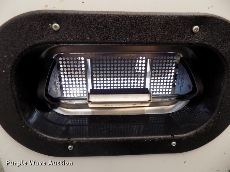 image for item FJ9253 2017 Trailer West Adventure livestock trailer