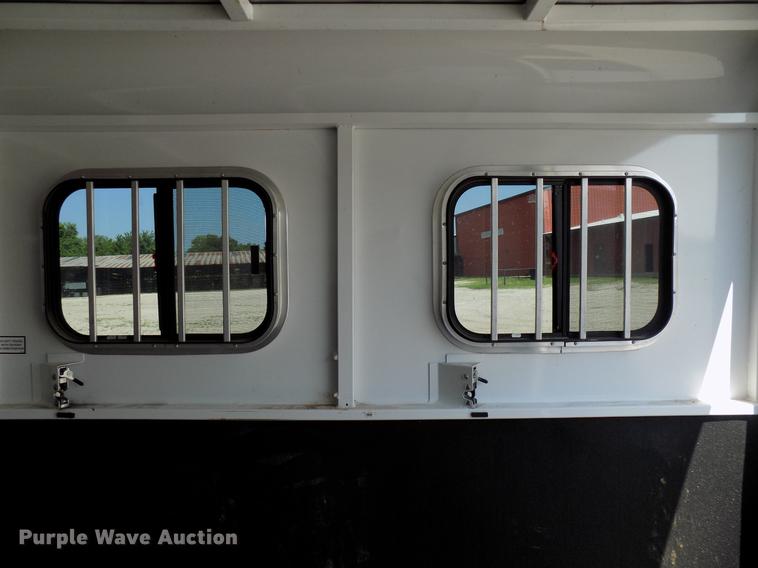 image for item FJ9253 2017 Trailer West Adventure livestock trailer