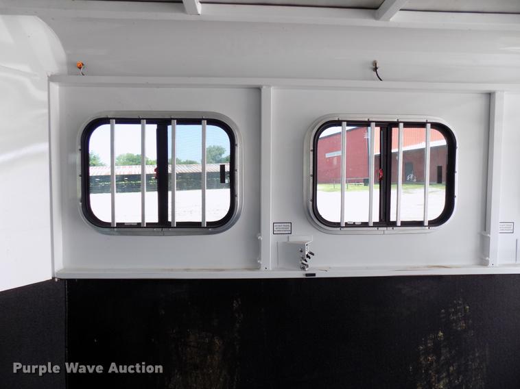 image for item FJ9253 2017 Trailer West Adventure livestock trailer