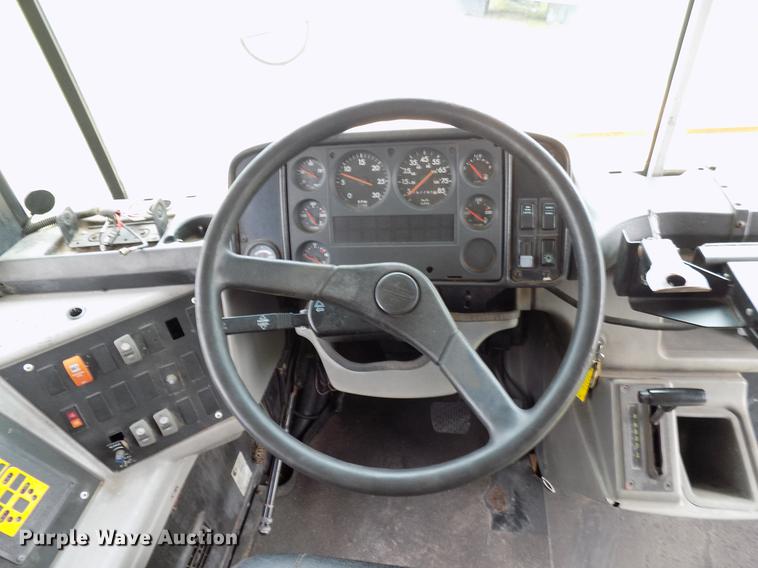 image for item FJ9287 2001 Freightliner FS65 school bus