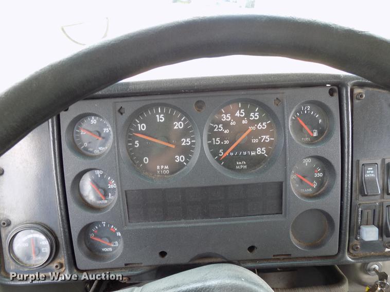 image for item FJ9287 2001 Freightliner FS65 school bus