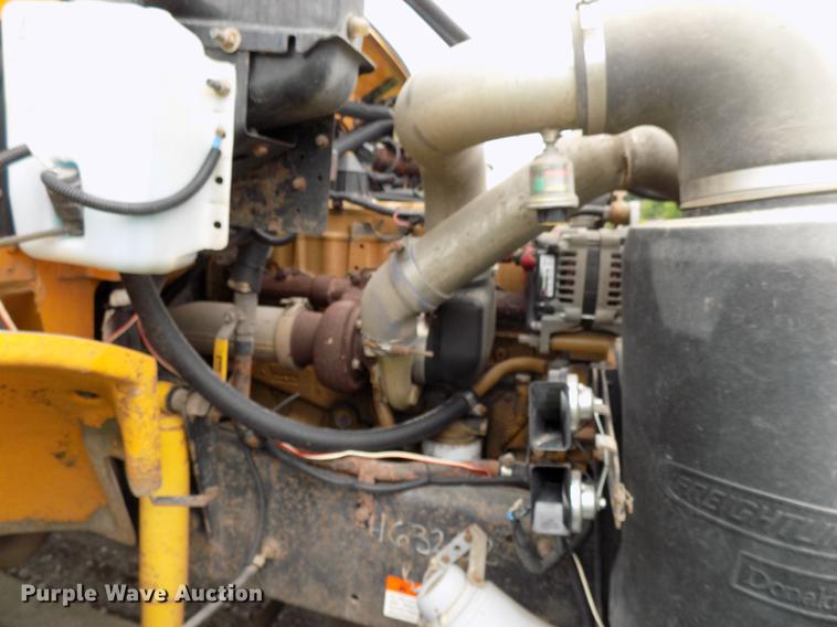 image for item FJ9287 2001 Freightliner FS65 school bus