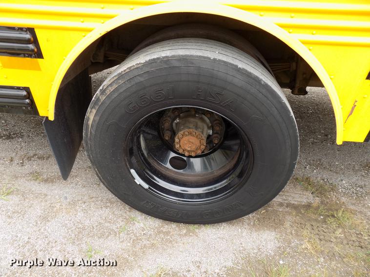 image for item FJ9287 2001 Freightliner FS65 school bus