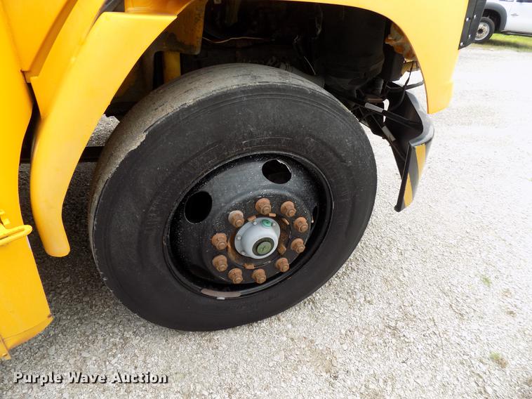 image for item FJ9287 2001 Freightliner FS65 school bus