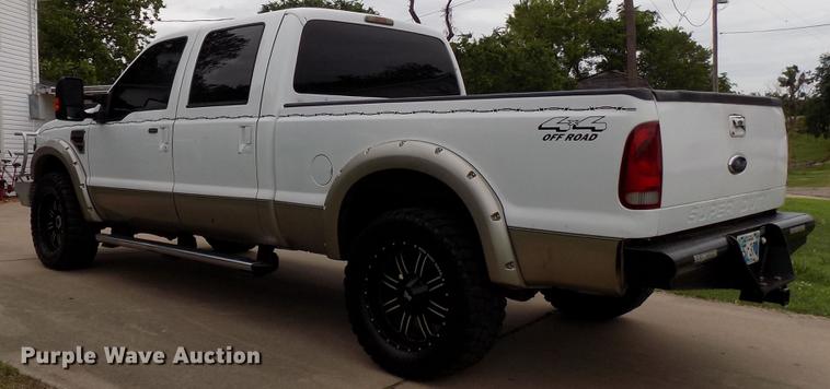 image for item FJ9288 2008 Ford F250 Super Duty Crew Cab pickup truck