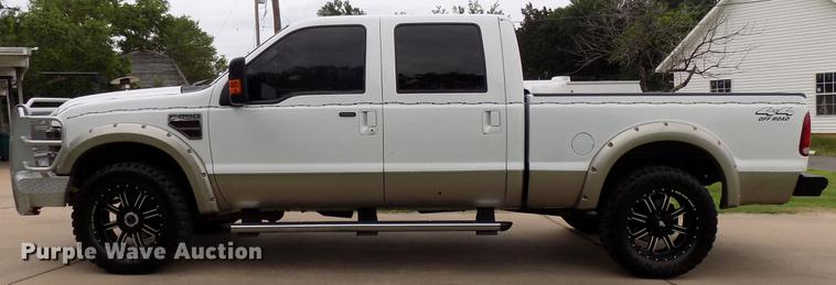 image for item FJ9288 2008 Ford F250 Super Duty Crew Cab pickup truck