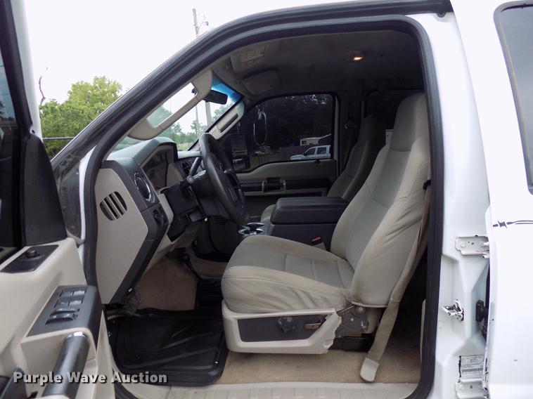 image for item FJ9288 2008 Ford F250 Super Duty Crew Cab pickup truck