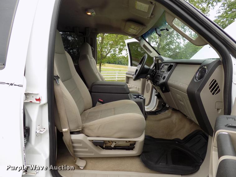 image for item FJ9288 2008 Ford F250 Super Duty Crew Cab pickup truck