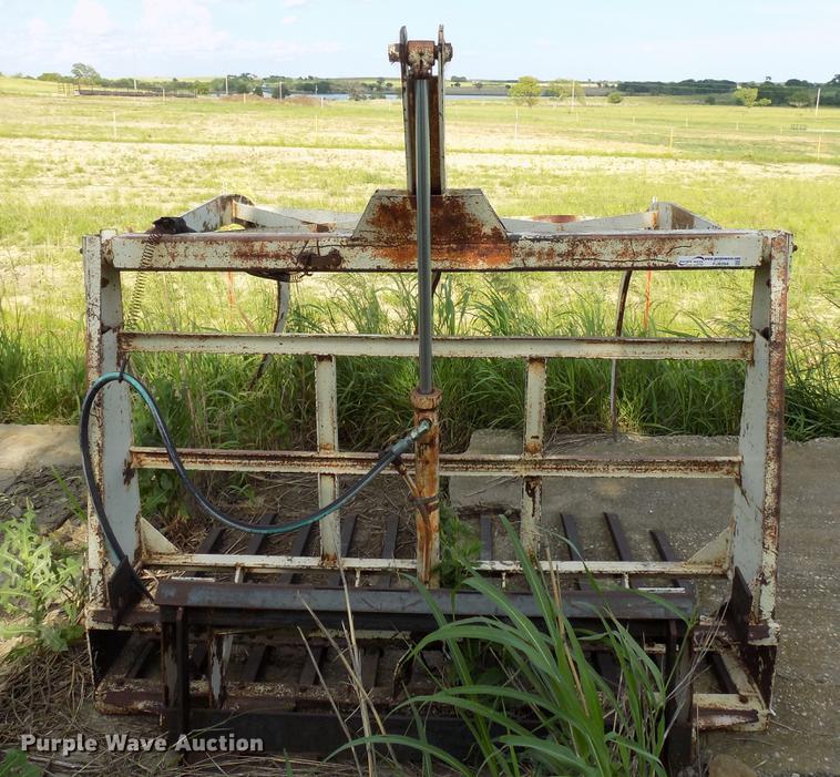 image for item FJ9294 Skid steer hay grapple