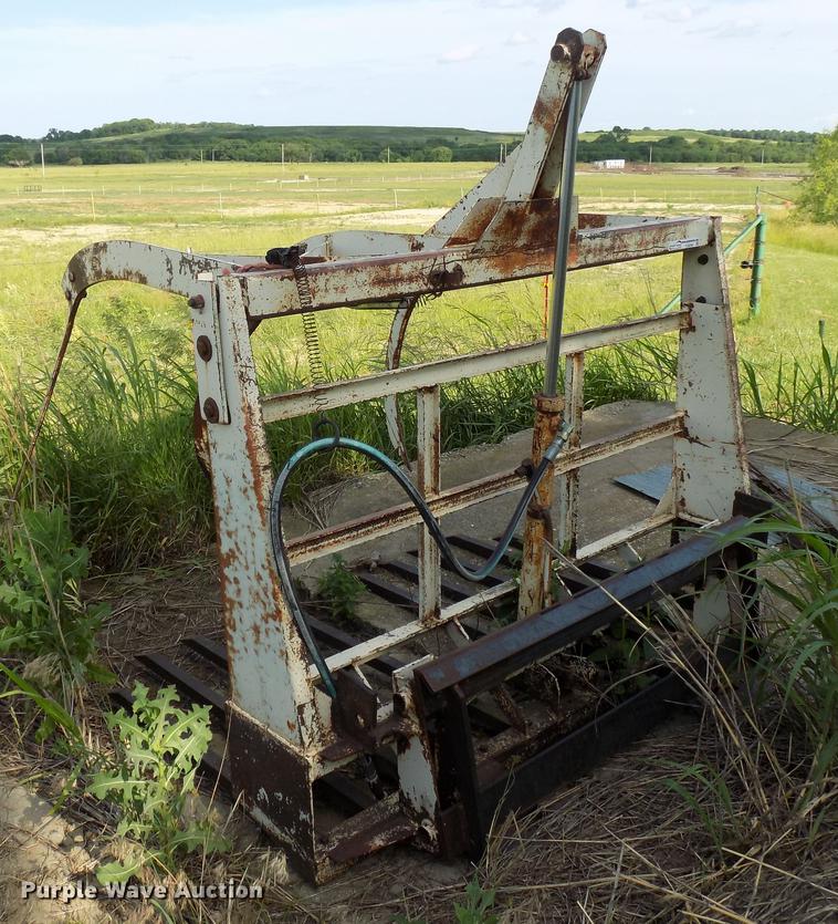 image for item FJ9294 Skid steer hay grapple