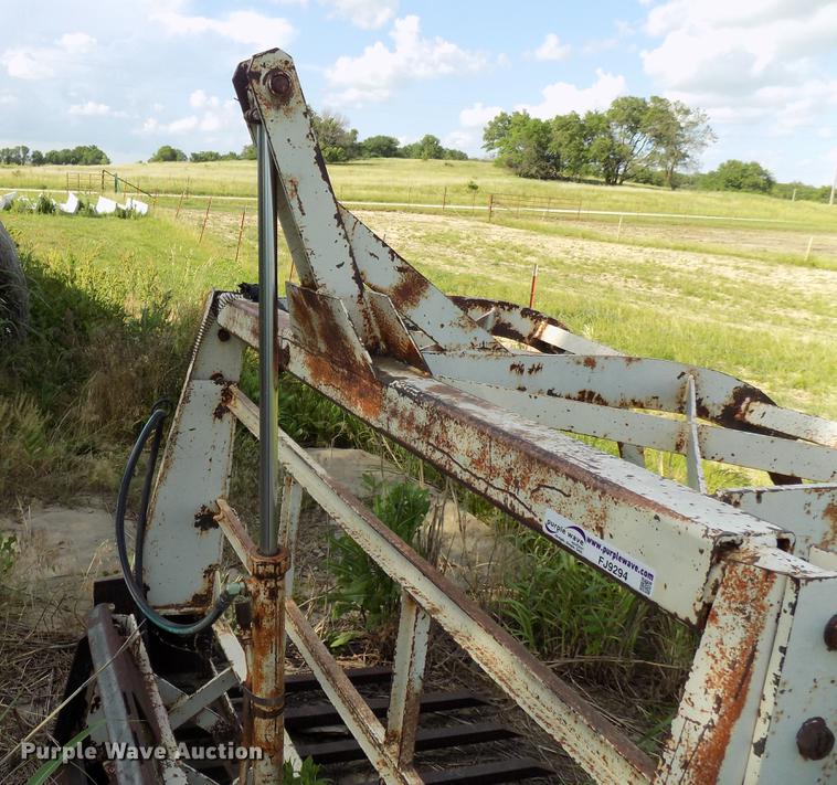 image for item FJ9294 Skid steer hay grapple