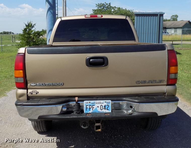 image for item FJ9313 2001 Chevrolet Silverado 2500 Ext. Cab pickup truck