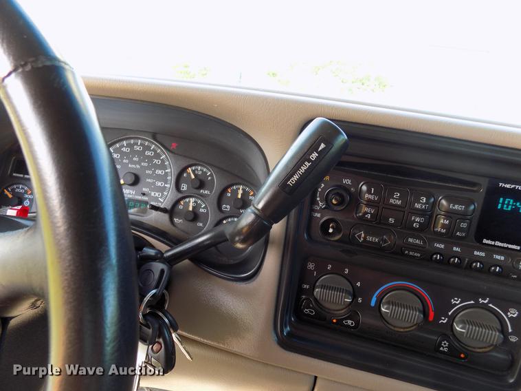 image for item FJ9313 2001 Chevrolet Silverado 2500 Ext. Cab pickup truck