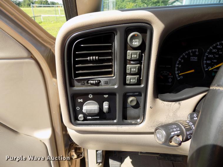 image for item FJ9313 2001 Chevrolet Silverado 2500 Ext. Cab pickup truck