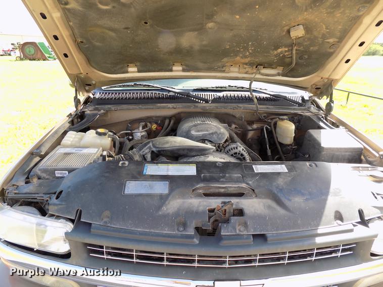 image for item FJ9313 2001 Chevrolet Silverado 2500 Ext. Cab pickup truck