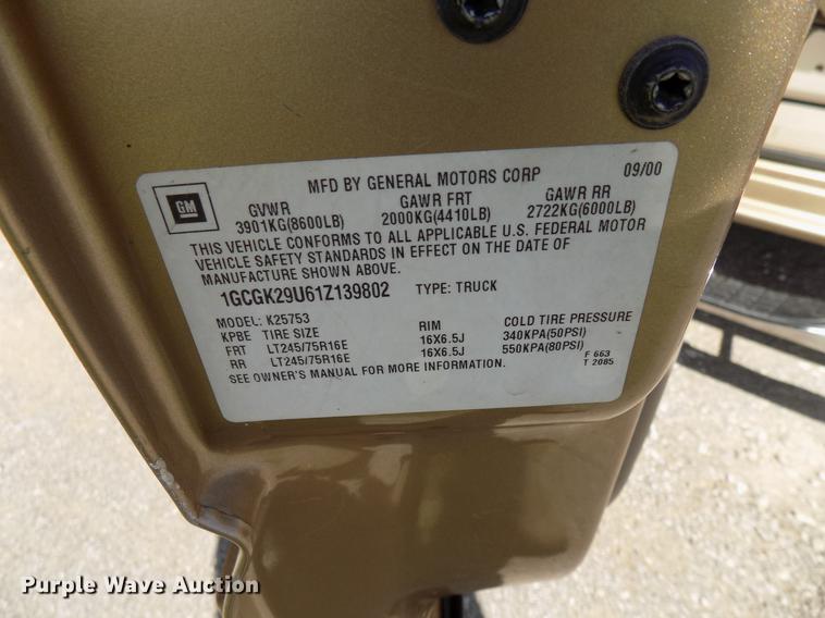 image for item FJ9313 2001 Chevrolet Silverado 2500 Ext. Cab pickup truck