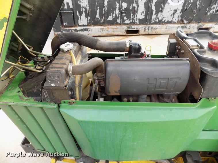 image for item FJ9319 John Deere 955 tractor