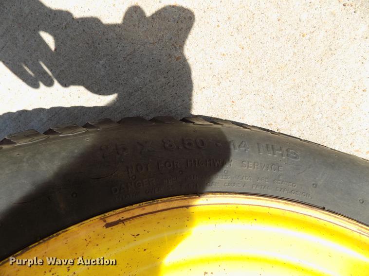 image for item FJ9319 John Deere 955 tractor