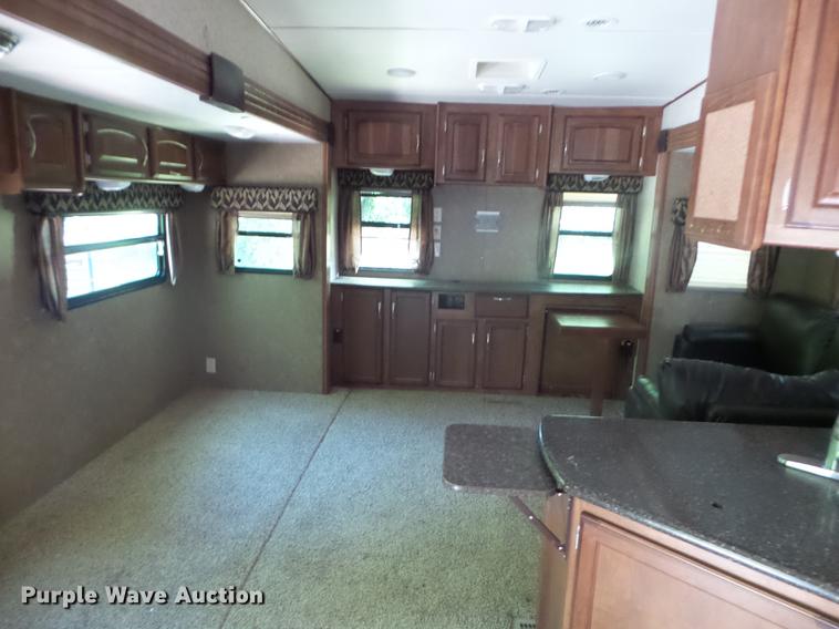 image for item FM9359 2013 Winnebago Lite Five camper