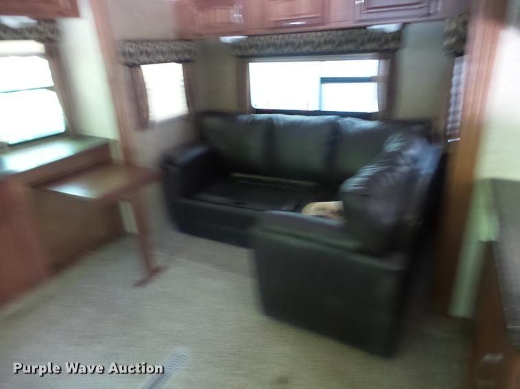 image for item FM9359 2013 Winnebago Lite Five camper