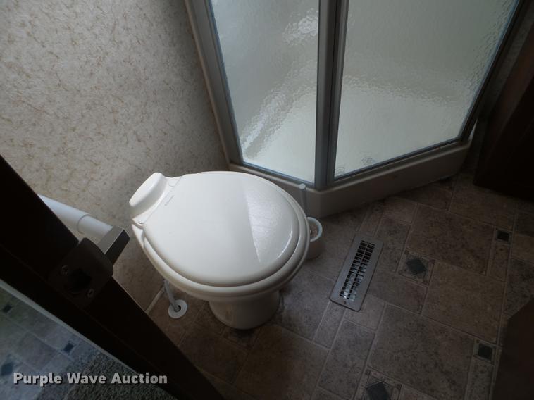 image for item FM9359 2013 Winnebago Lite Five camper