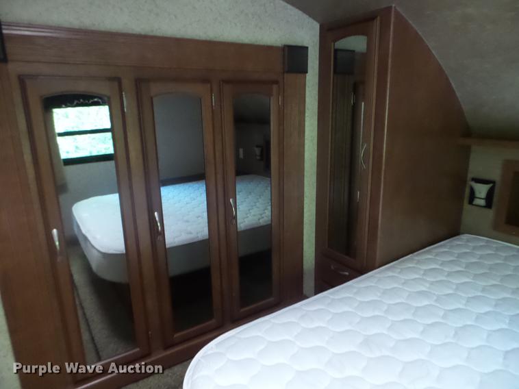 image for item FM9359 2013 Winnebago Lite Five camper