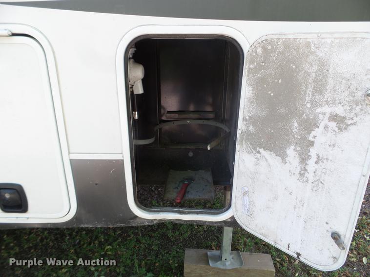 image for item FM9359 2013 Winnebago Lite Five camper