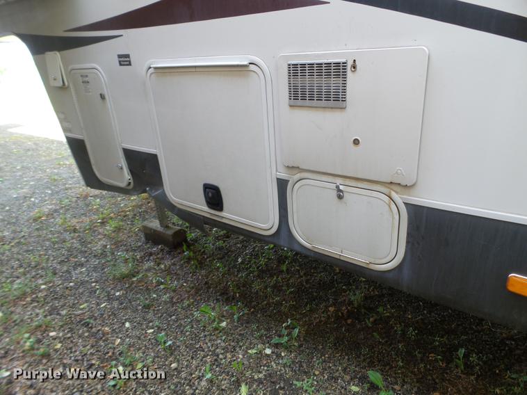 image for item FM9359 2013 Winnebago Lite Five camper