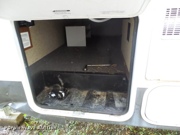 image for item FM9359 2013 Winnebago Lite Five camper