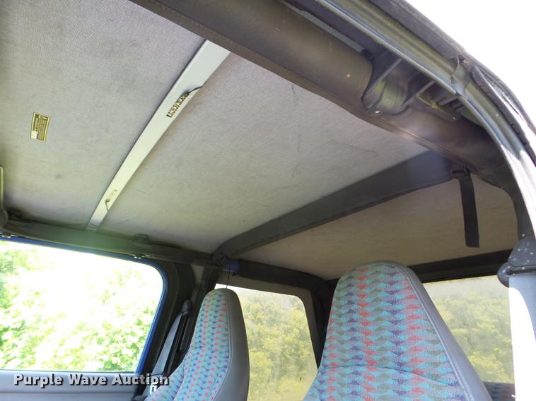 image for item FM9361 1997 Jeep Wrangler Sport SUV