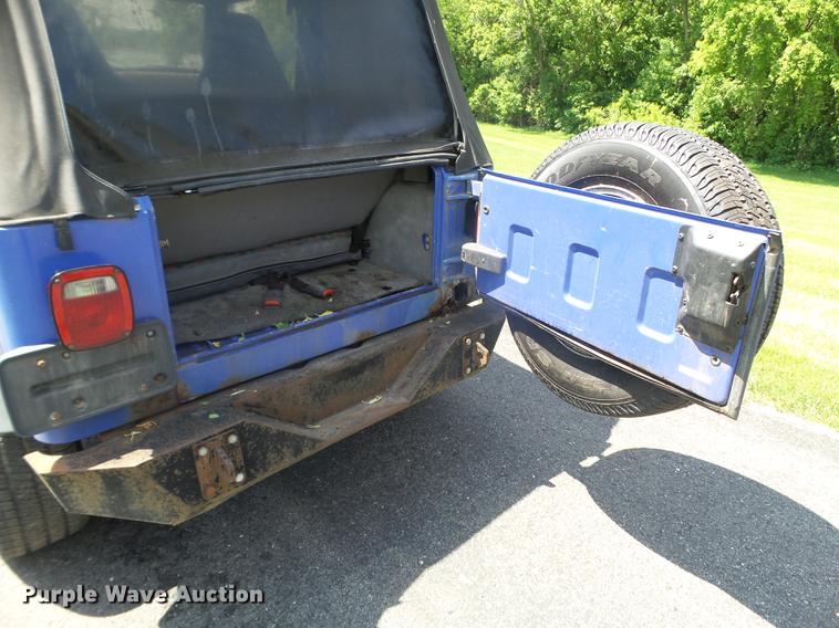 image for item FM9361 1997 Jeep Wrangler Sport SUV