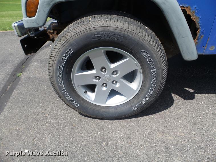 image for item FM9361 1997 Jeep Wrangler Sport SUV