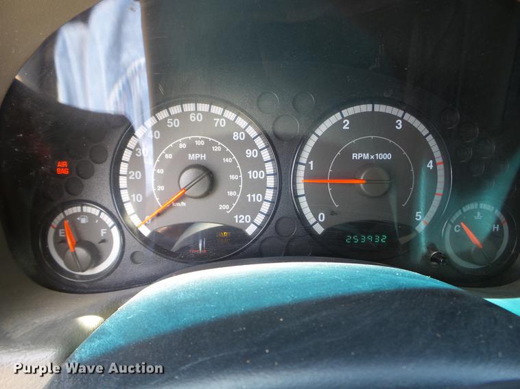 image for item FM9372 2005 Jeep Liberty SUV