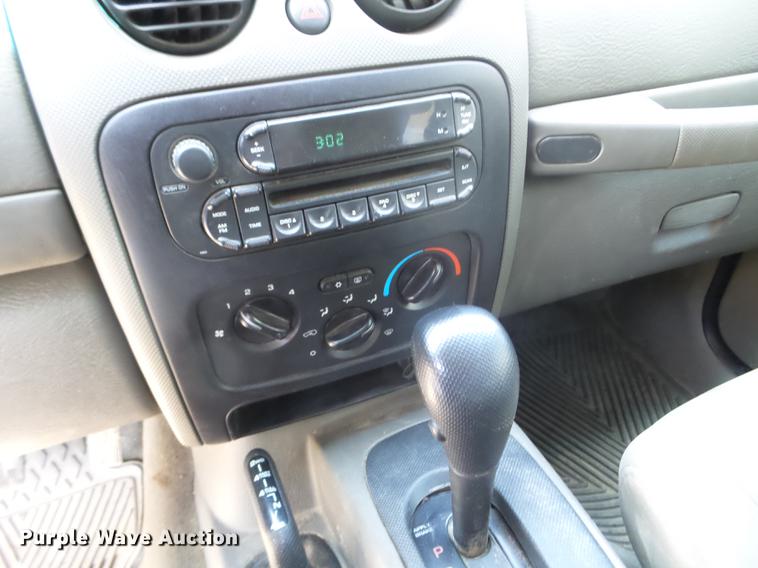 image for item FM9372 2005 Jeep Liberty SUV