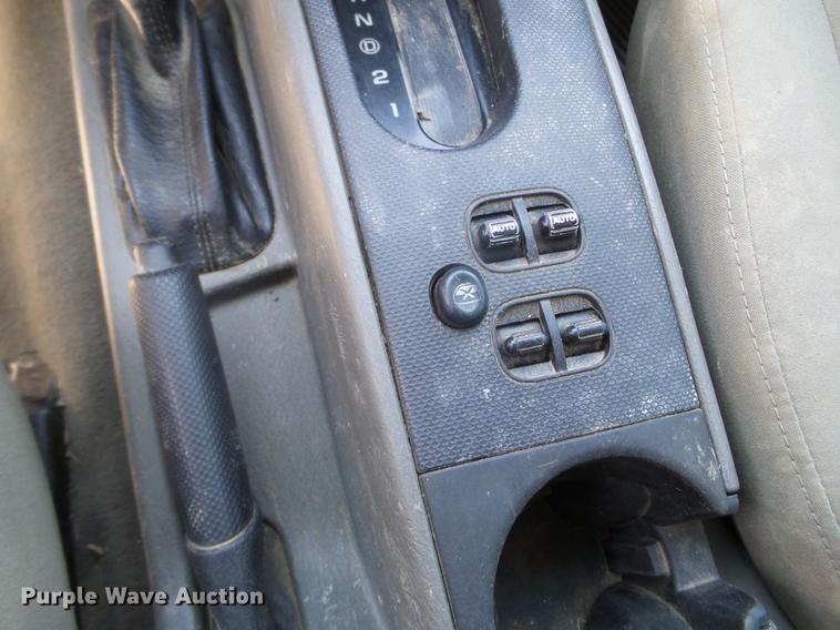 image for item FM9372 2005 Jeep Liberty SUV