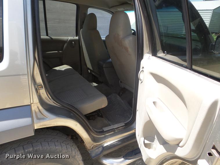 image for item FM9372 2005 Jeep Liberty SUV