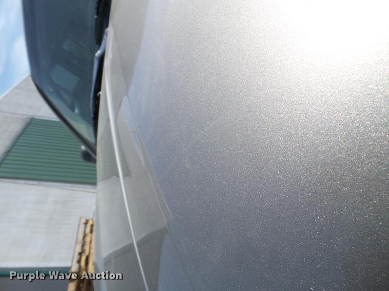 image for item FM9372 2005 Jeep Liberty SUV