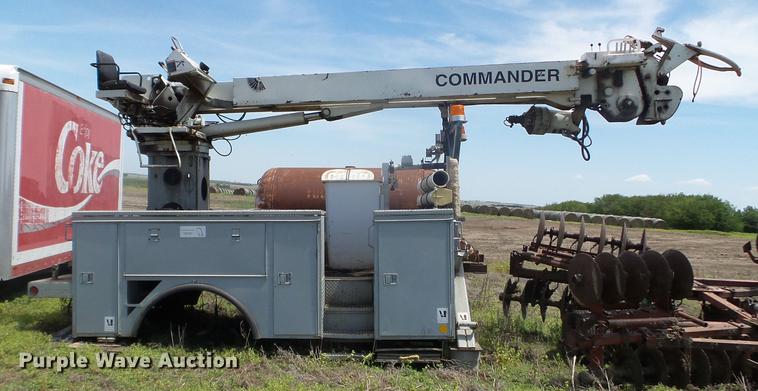 image for item FM9376 Dueco service bed with digger derrick