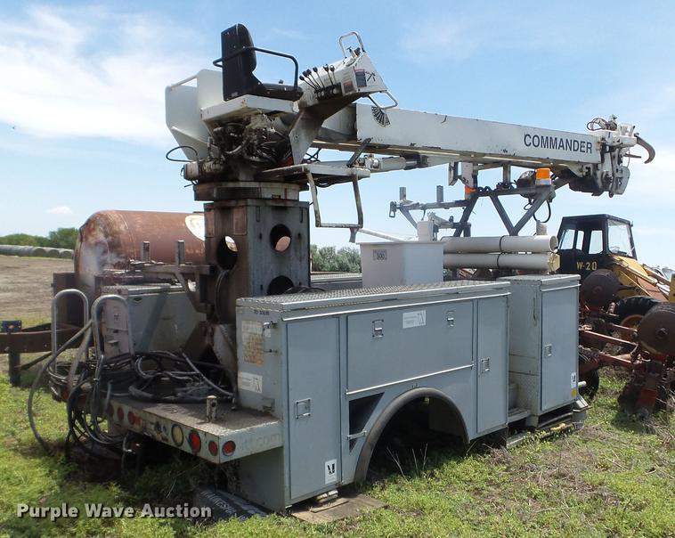 image for item FM9376 Dueco service bed with digger derrick